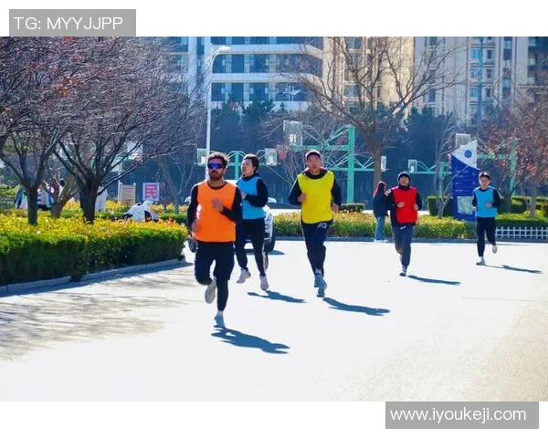 在阳光下奔跑的快乐时光体育课带来的欢笑与友谊